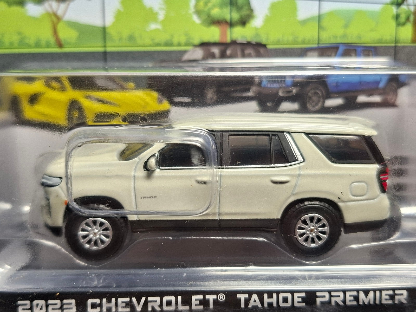 Greenlight Showroom Floor Series 4 2023 Chevrolet Tahoe Premier    (NG74)