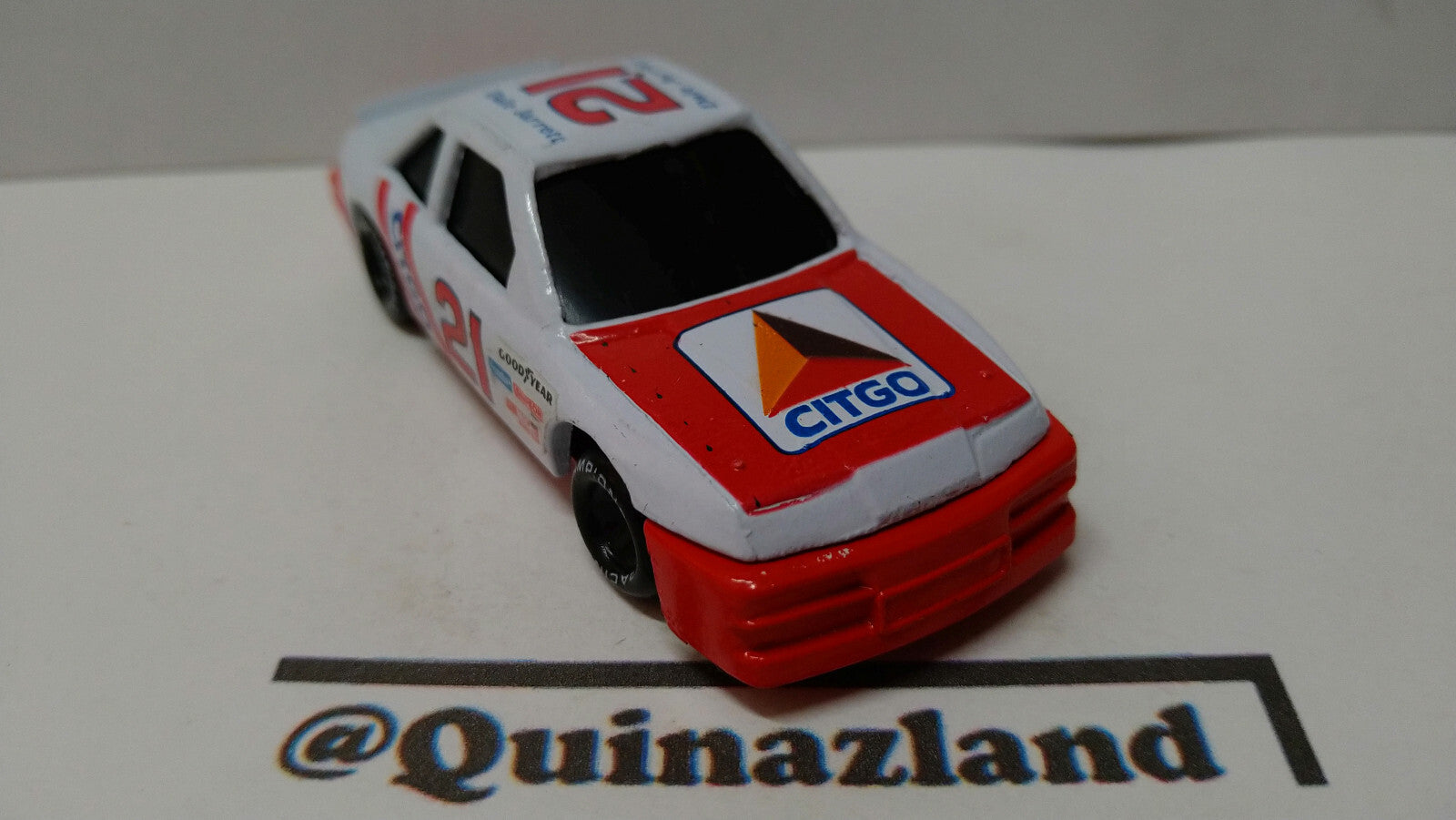 Racing champions Stock car  Ford thunderbird dale jarrett (A10)