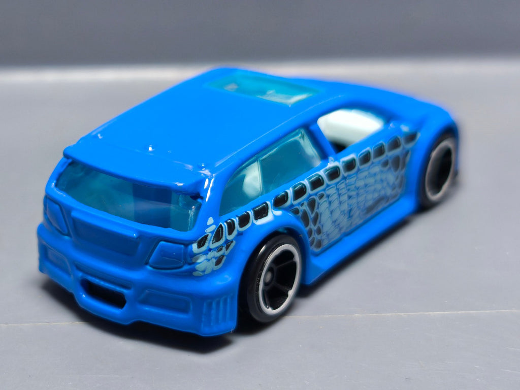 Hot Wheels 2015 mystery models  Audacious   (A03)