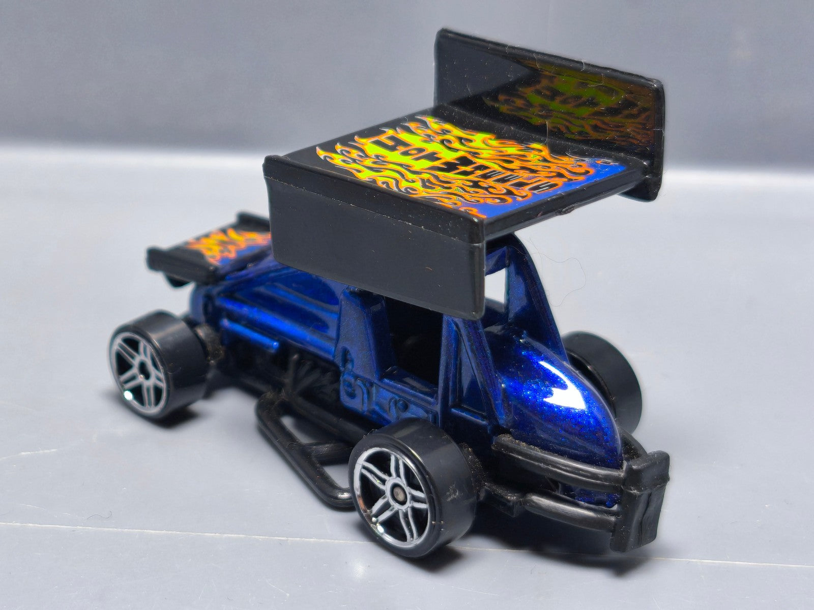 Hot Wheels Slideout 2006-217  (A15)