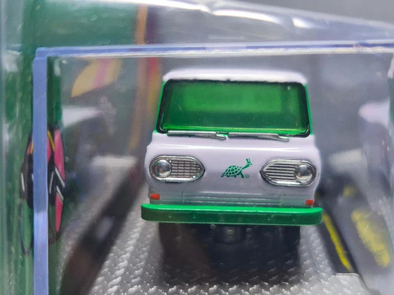 M2 Machines 1965 Ford Econoline Truck Turtle Wax Gasser, white/green (NG52)