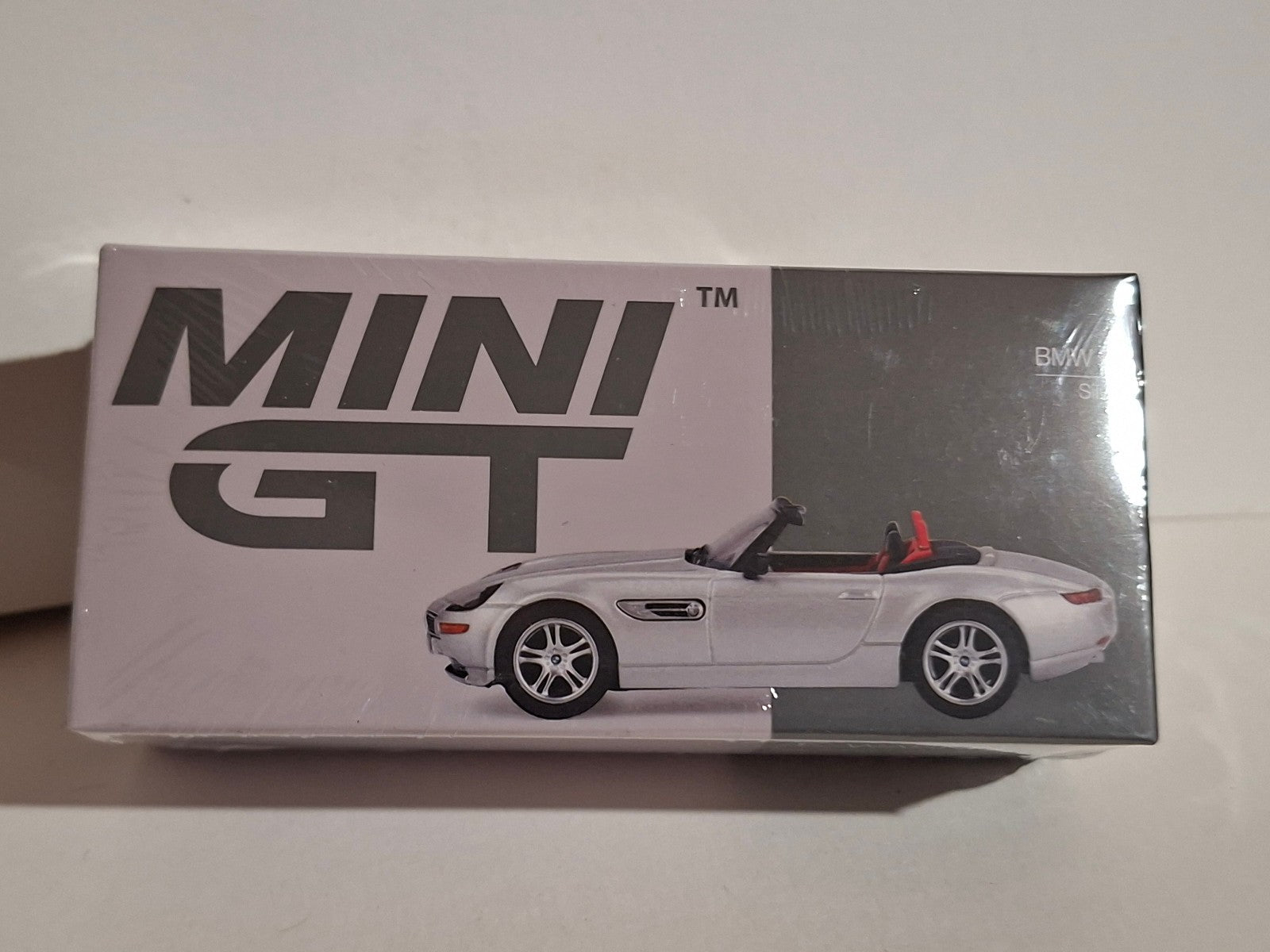 Mini GT 2003 BMW Z8, titanium silver  n° 998 (CP17)