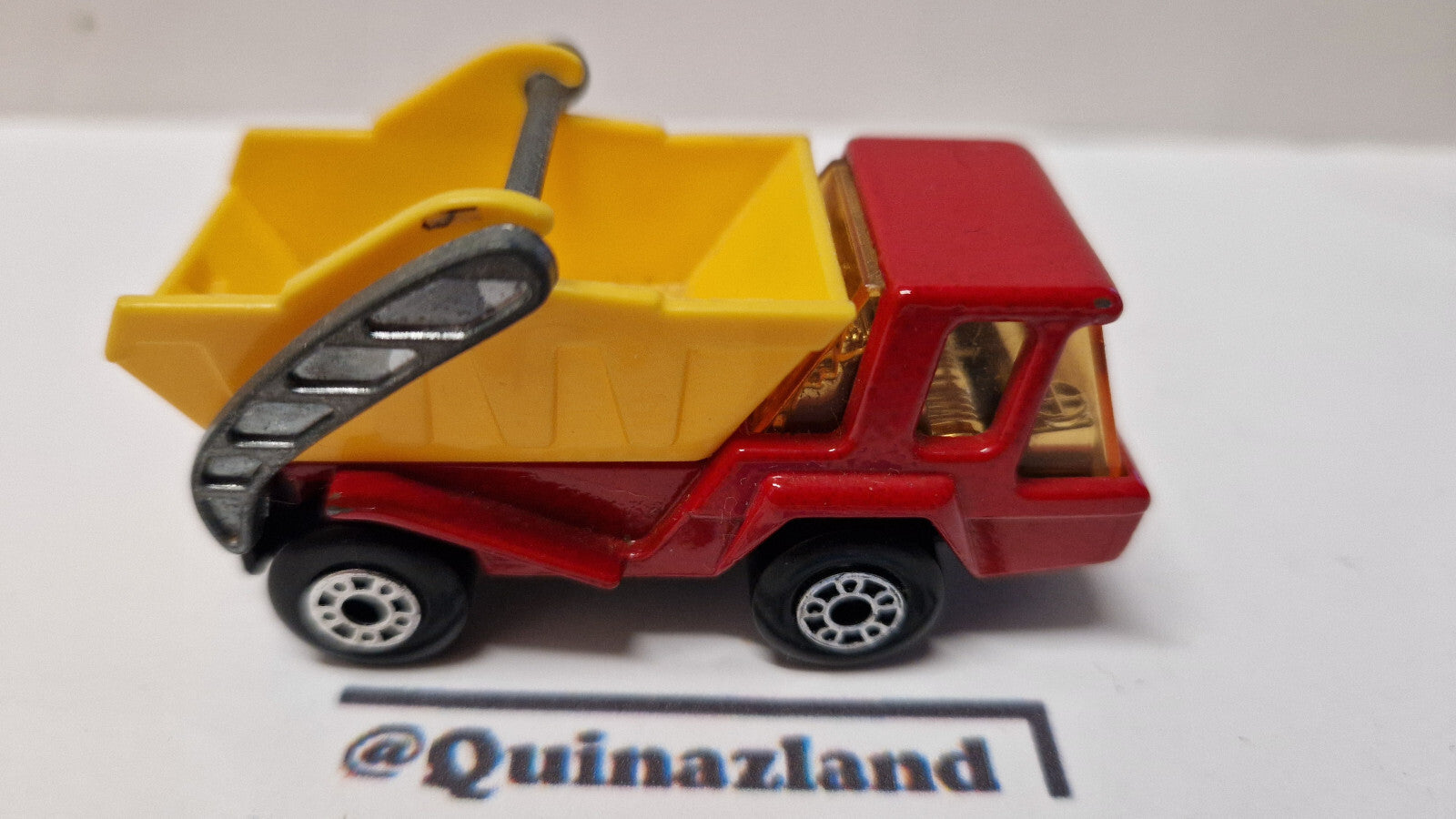 Matchbox  1970 superfast  Skip truck  (A33)