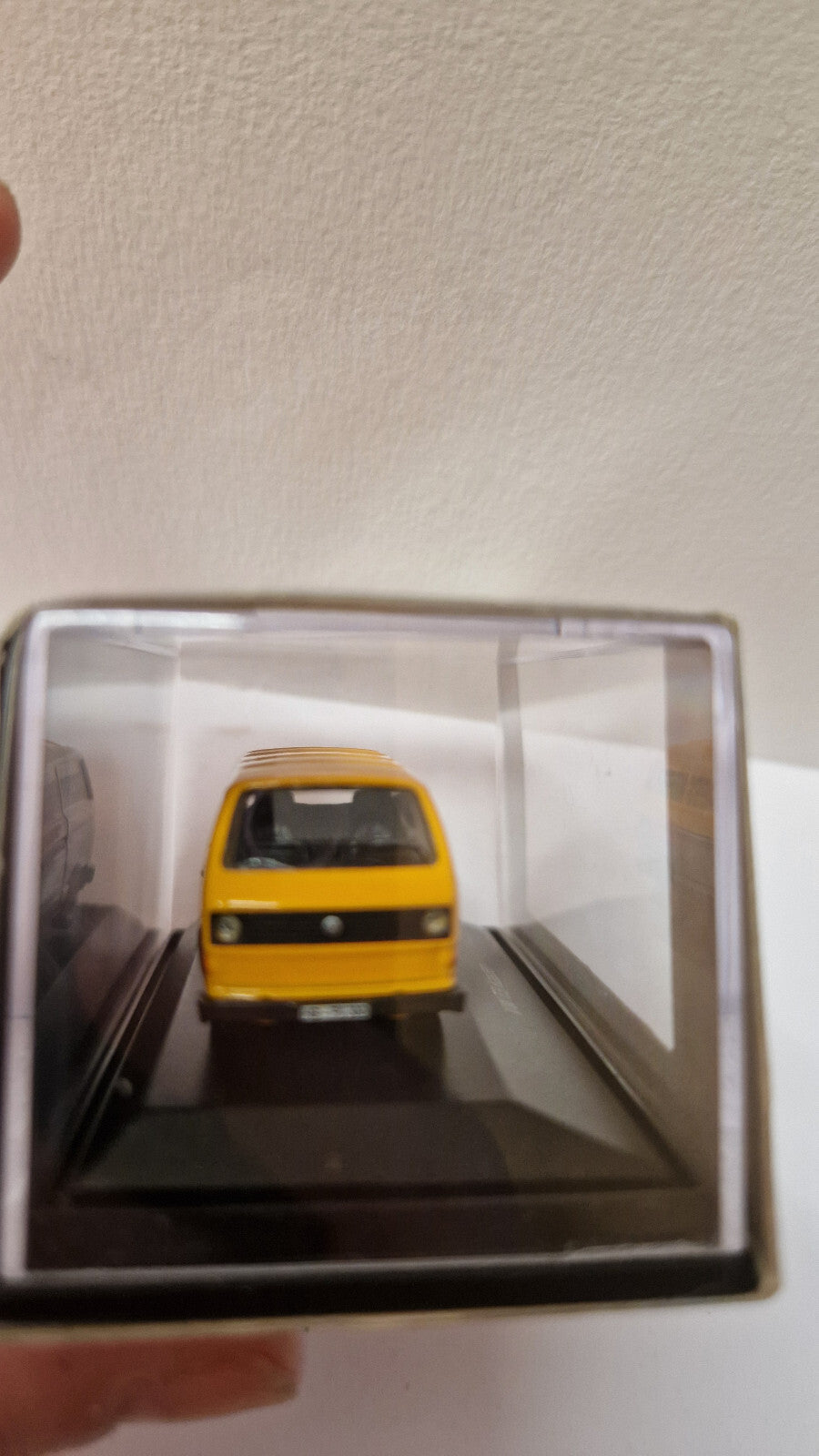 Schuco 1/87 Volkswagen T3 kasten Jacob kafee  (NP31)