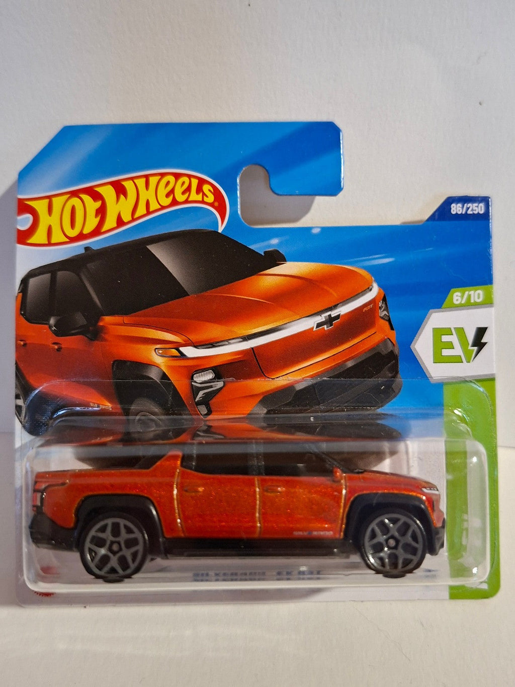 Hot Wheels Silverado EV RST  2025-088 (NP02)