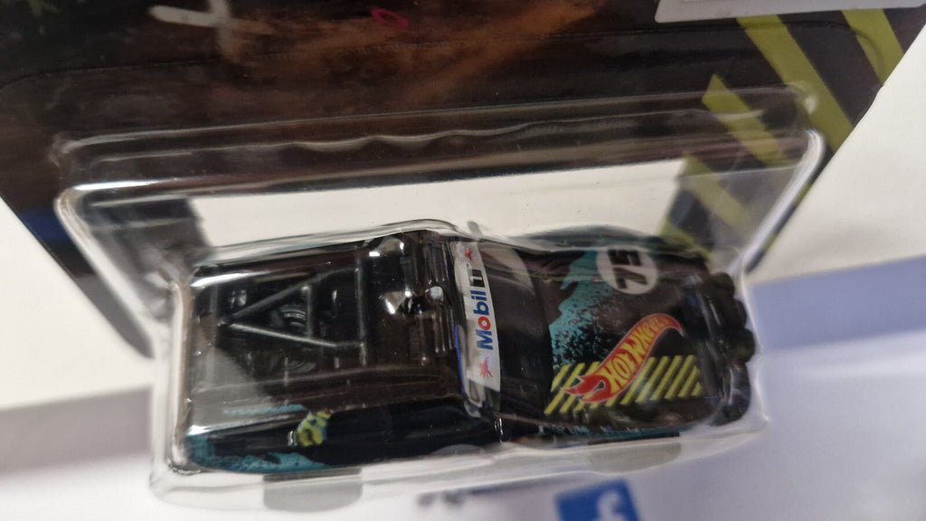 Hot Wheels 2024 RLC automaker's 75th anniversary  Porsche 944 dirtmeister (NP26)