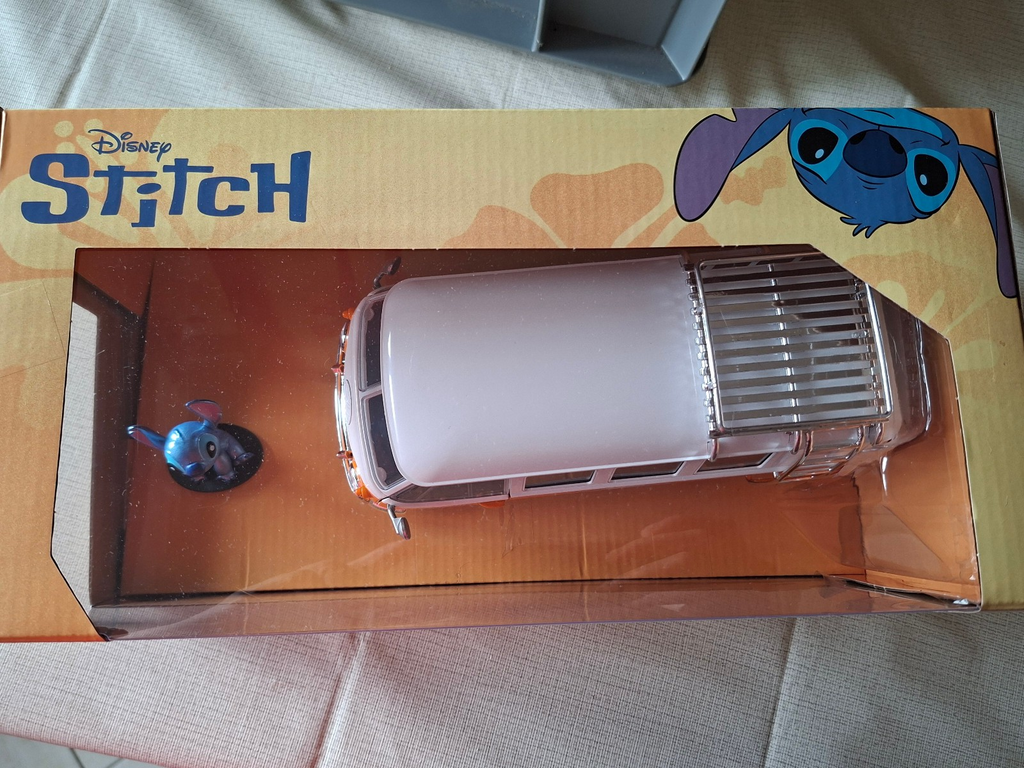 Jada 1/24  Stitch & 1961 Volkswagen Combi Bus (ET)