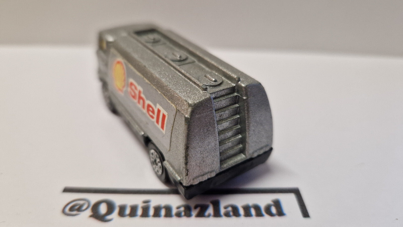 Corgi juniors  Petrol tanker shell (A02)