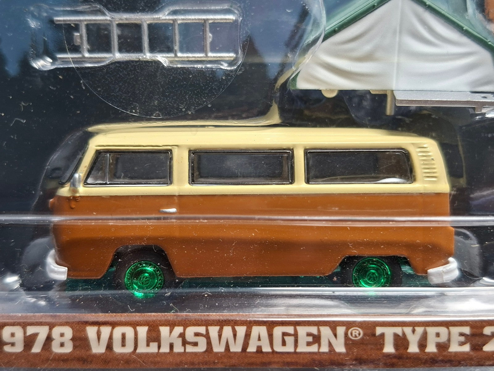 Greenlight The Great Outdoors Series 3 1978 Volkswagen Type 2 (T2B) Chase (NG76)