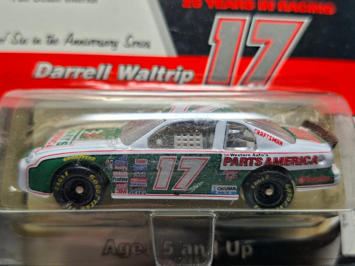 Revell 1/64 1997 25th anniversary  Chevrolet Monte Carlo Darrell Waltrip (NG15)