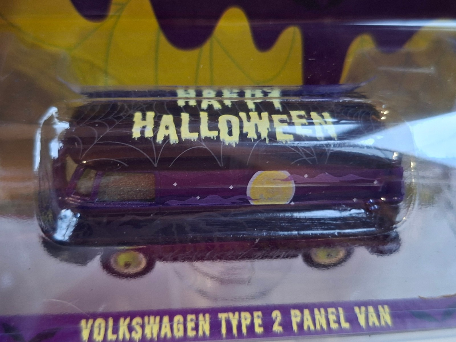Greenlight Halloween 2025  Volkswagen Type 2 Panel Van  Spooky Night  (NG32)