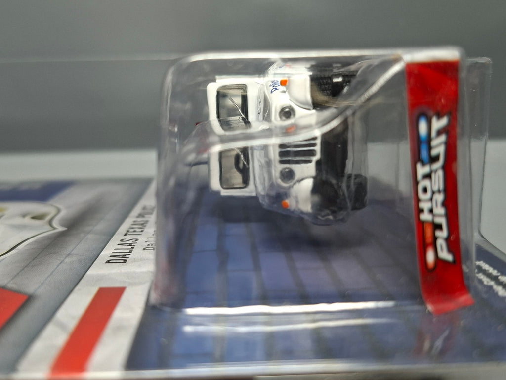 Greenlight Hot Pursuit 1977 Jeep DJ-5 (NG08)