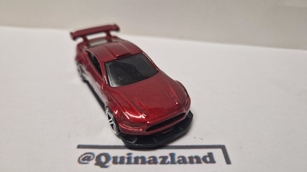 Hot Wheels 2024 multipack  Custom 18 Ford mustang GT    (A27)