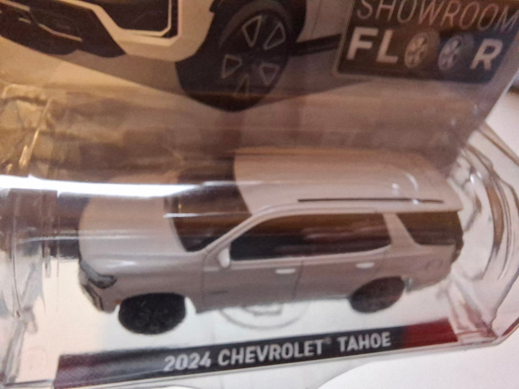 Greenlight Showroom Floor Series 7 2024 Chevrolet Tahoe  Summit White  (NG44)