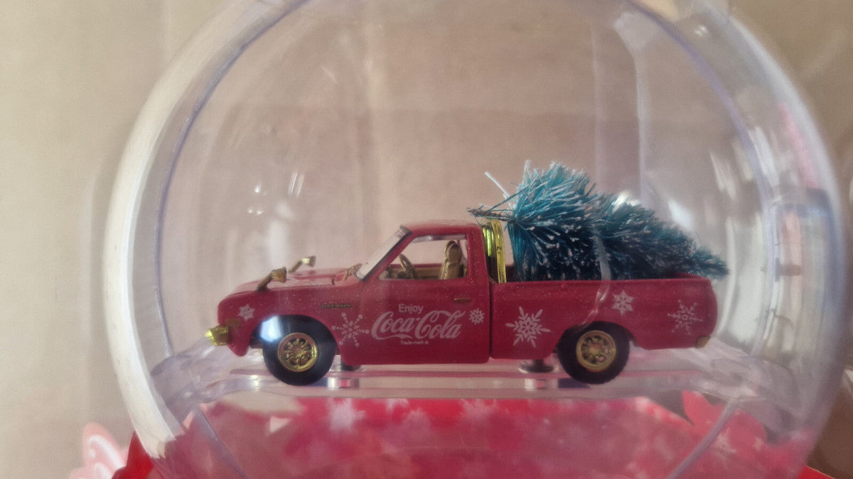 M2 Machines Chase Exclusive Coca Cola Ornament 1976 Datsun 620 Pick Up (CT09)