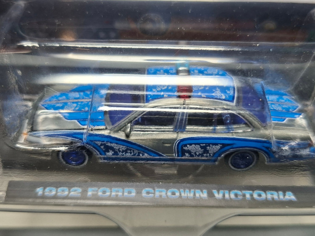 Greenlight Chase Rw 2025 California lowriders 1992 Ford crown victoria (NG83)