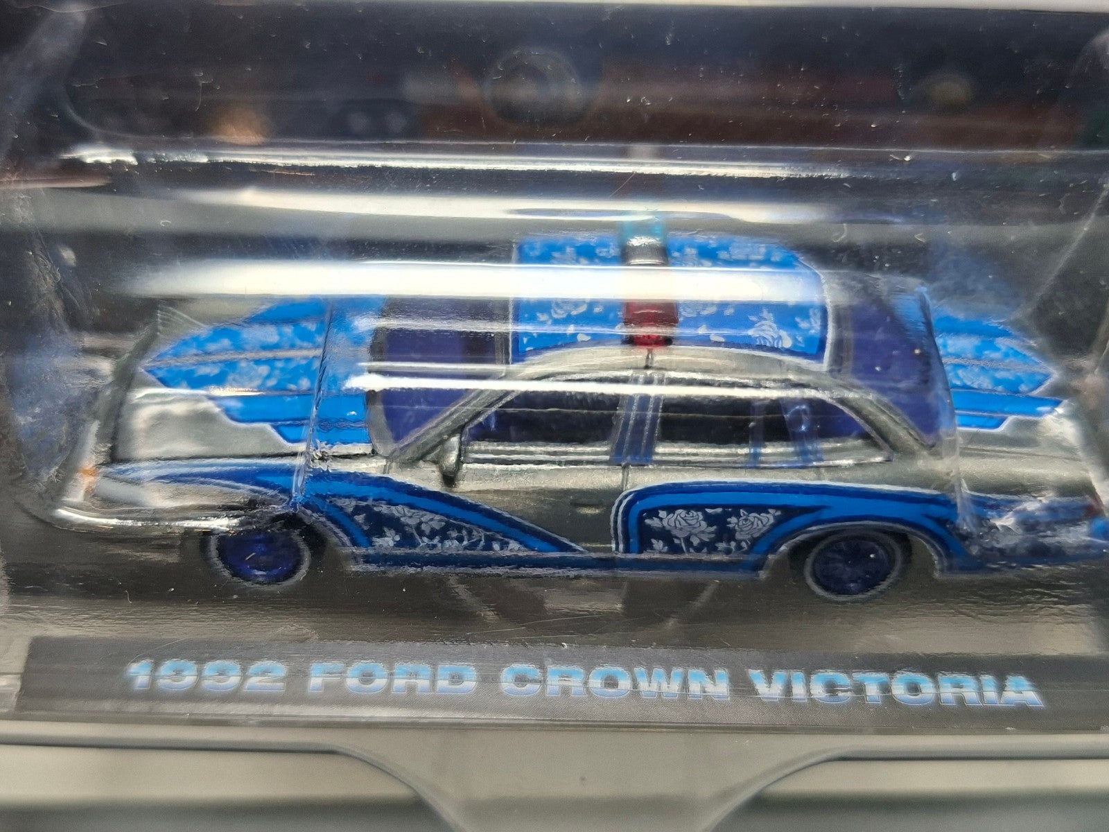 Greenlight Chase Rw 2025 California lowriders 1992 Ford crown victoria (NG83)