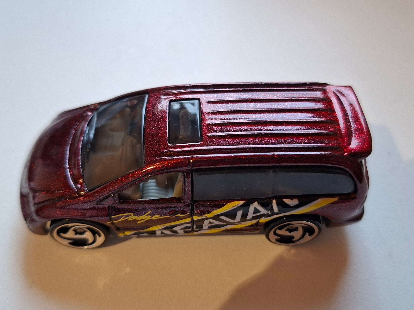 Hot Wheels Dodge caravan version sb  1998-633 (A08)
