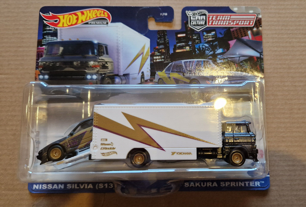 Hot Wheels Team Transport Nissan silvia S15 & sakura sprinter   #52 (CT15)