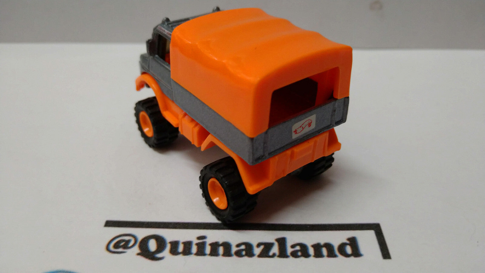 Hot Wheels Mercedes benz unimog  1995-318 real riders    (a14)