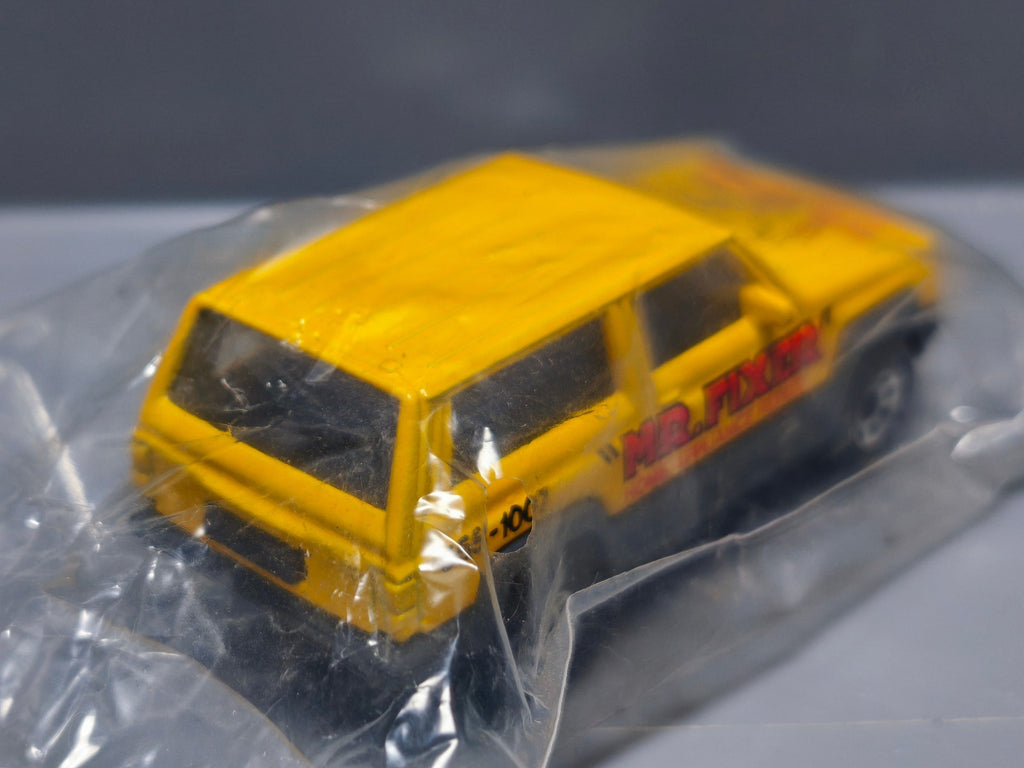 Matchbox 1988 mainline  Jeep cherokee  version  base mate    (A27)