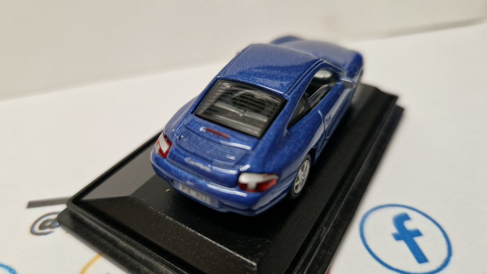 Hongwell  1/72 Porsche 911 coupé    (NP28)
