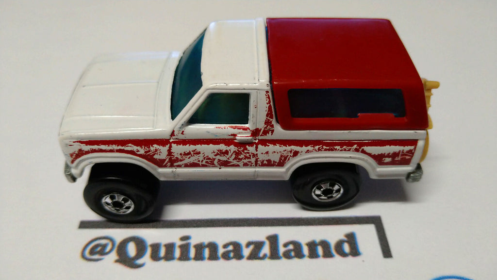 Hot Wheels Personnel carrier 1982 mega force (A04)