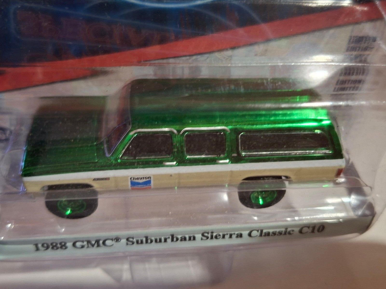 Greenlight Chevron special edition series 1  1988 GMC suburban sierra     (NG55)