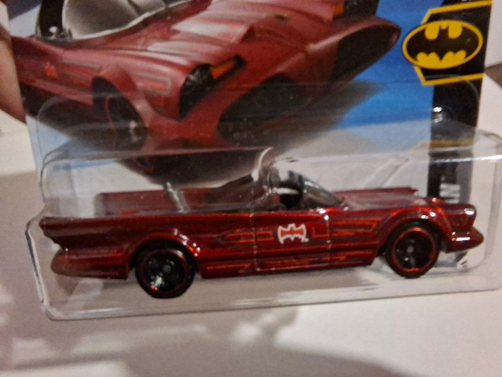 Hot Wheels TV series Batmobile batman   2025-103 (NP04)