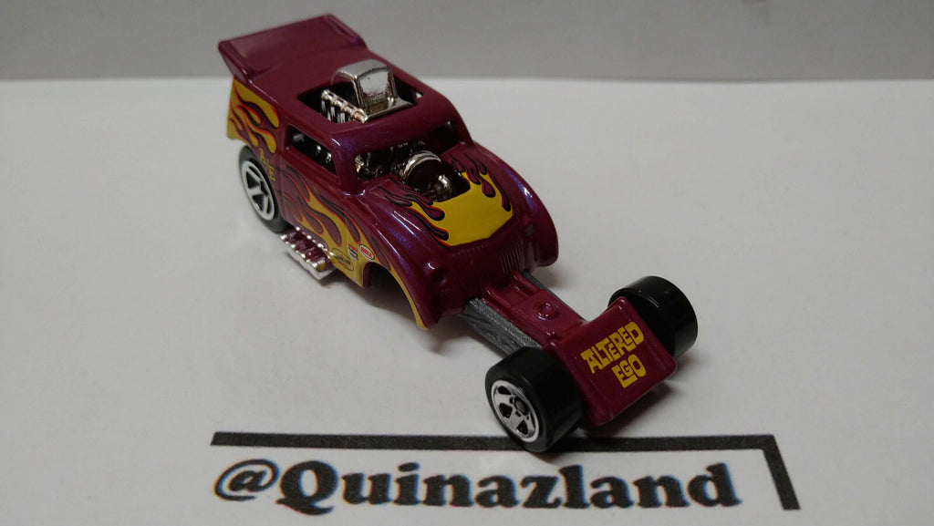 Hot Wheels Altered ego 2012-039   (A17)