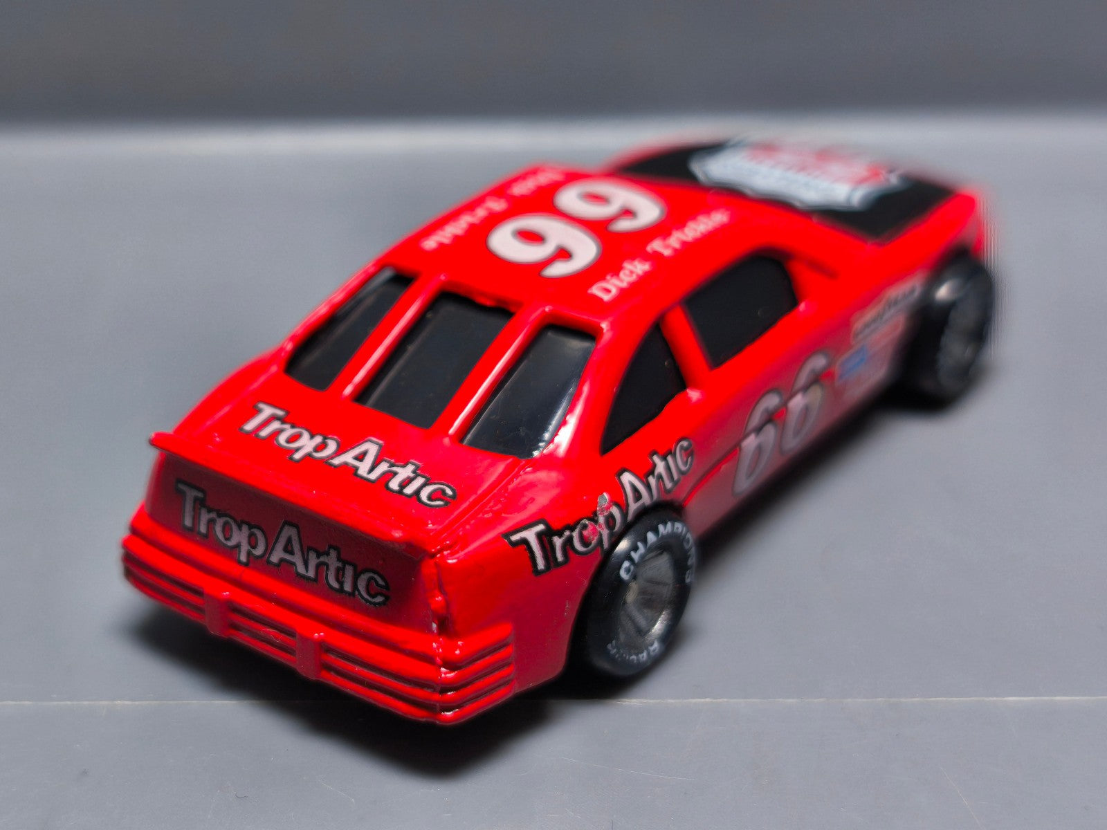 Racing champions  stock car Pontiac grand prix dick trickle (A08)
