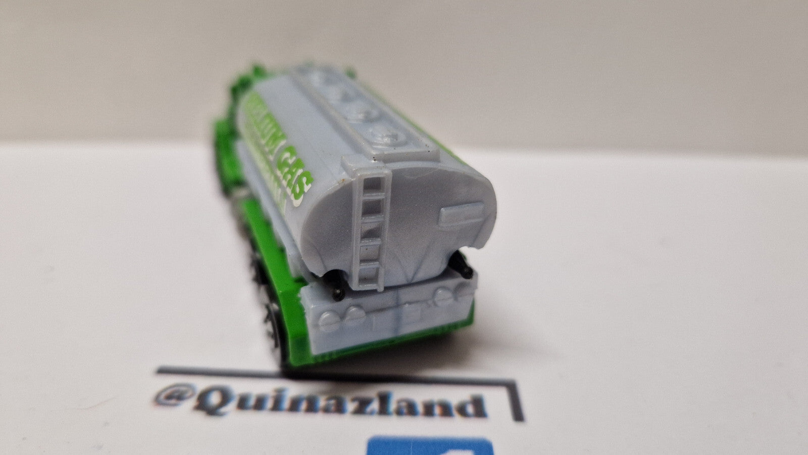 Hot Wheels 1994 multipack  Peterbilt Tank truck   (A33)