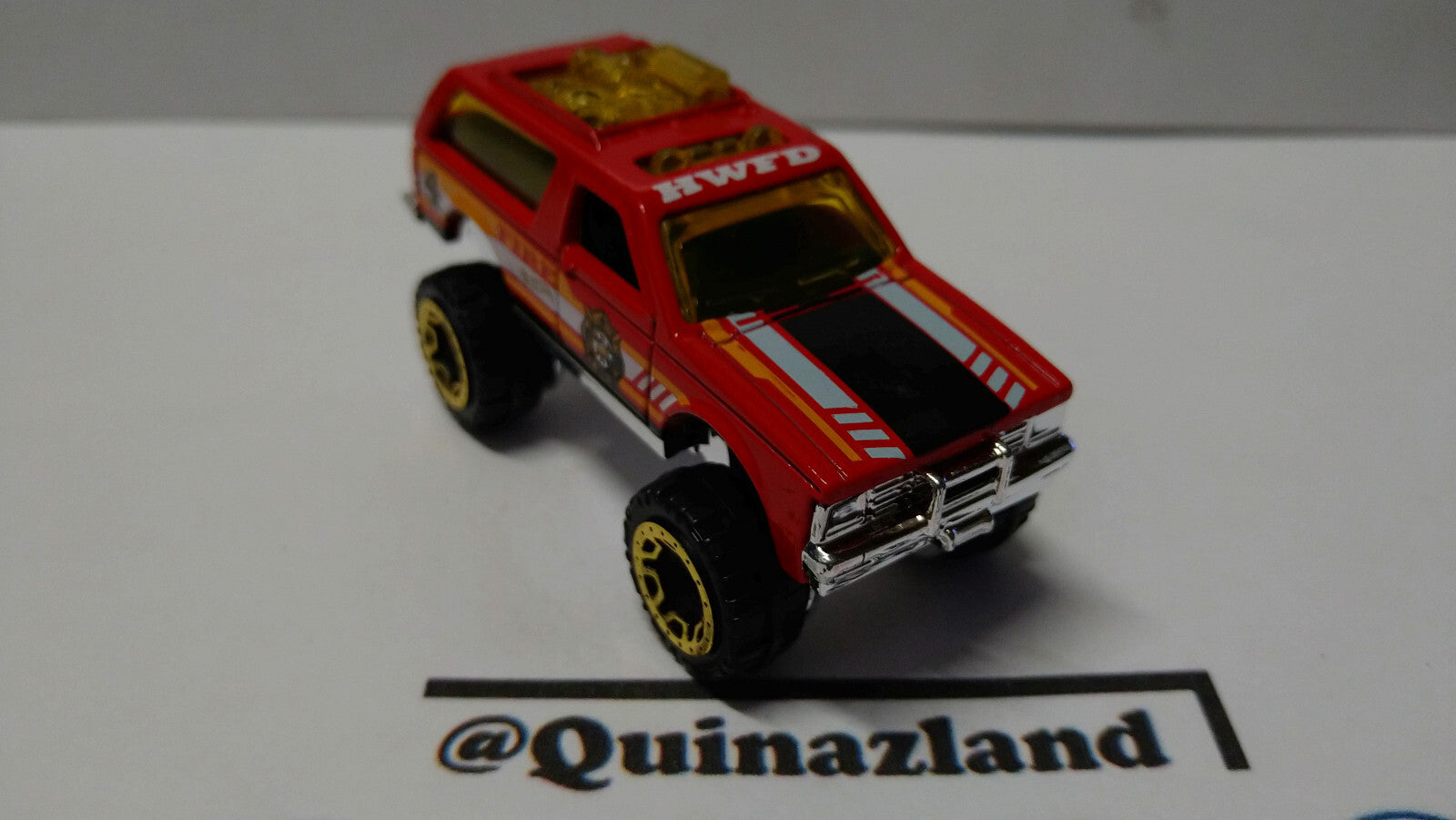 Hot Wheels Chevy Blazer 4X4 2016-213      (A20)