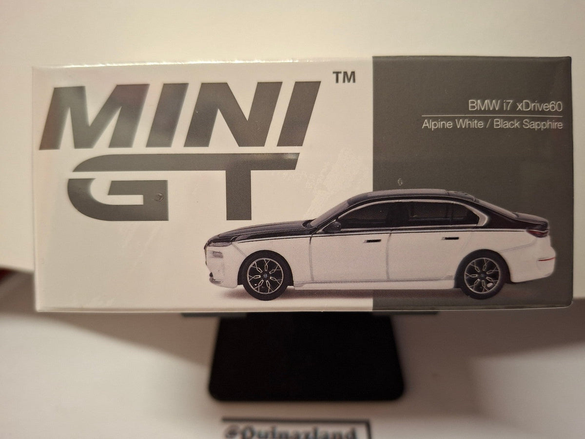 Mini GT BMW I7 Xdrive60, alpine white/black sapphir  N° 959 (NP16)