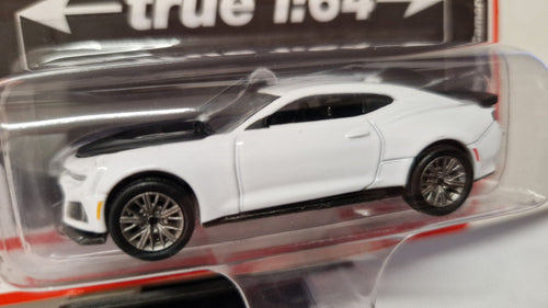 Auto World Modern Muscle 2019 Chevrolet Camaro ZL1, gloss white (NG47)