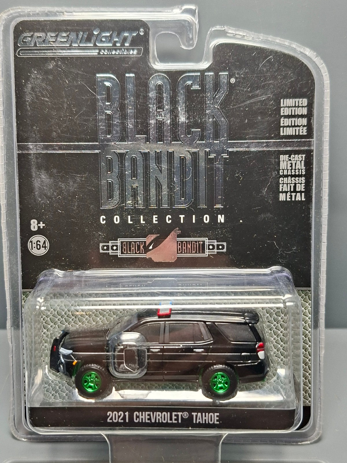 Greenlight  Black Bandit 2021 Chevrolet Tahoe Chase Green Wheels (NG75)