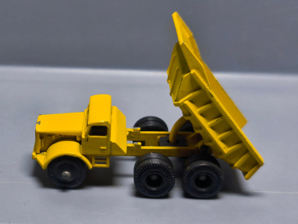 Matchbox Made in england  Euclid quarry dump truck    (A05)