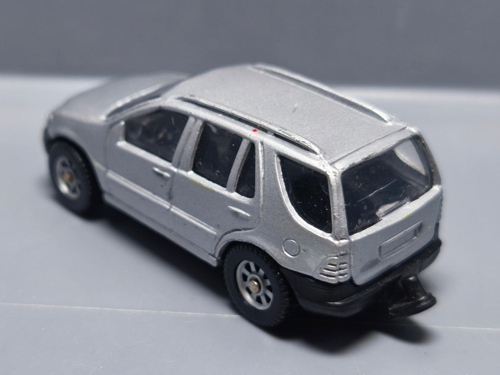 Maisto Mercedes Benz ML-320  (A13)