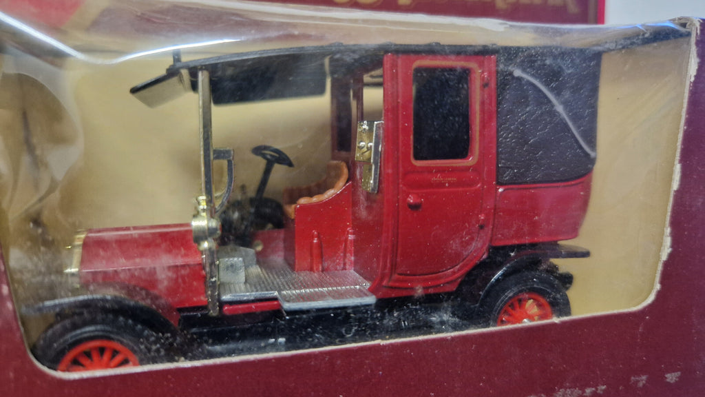Matchbox Models of yesteryear 1907 Unic Taxi   (NP24)