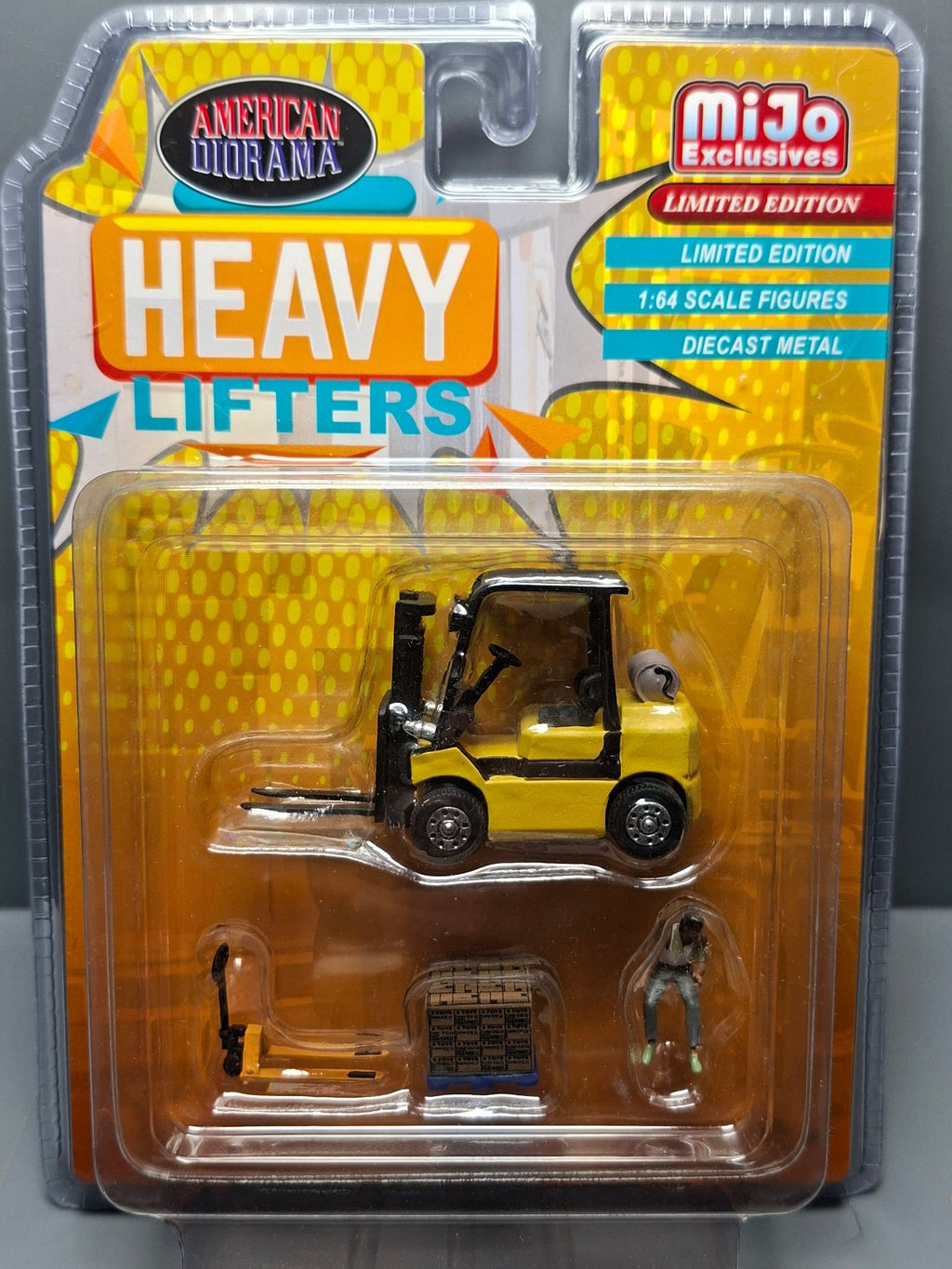 American Diorama  1/64 Figures Heavy Lifters Forklift Set  MiJo Exclusive (NG01)