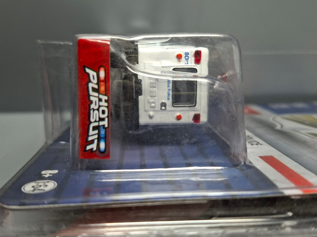 Greenlight Hot Pursuit 1977 Jeep DJ-5 (NG08)