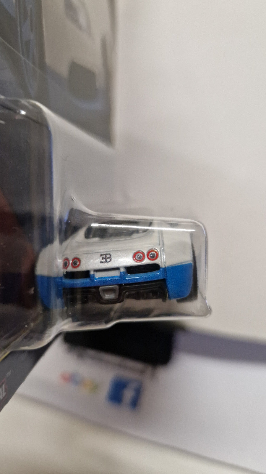 Hot Wheels 2025 Hammer Drop Bugatti Veyron   (NG40)