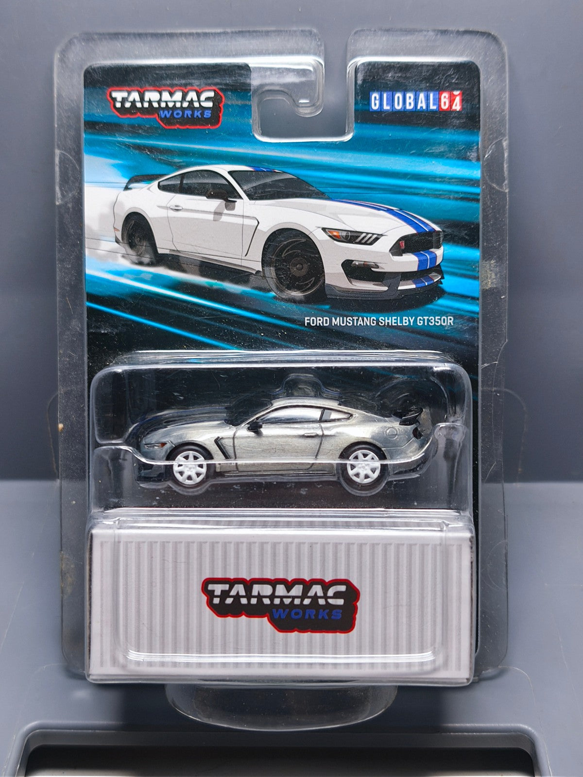 Tarmac 1/64 Ford Mustang Shelby GT350R Chase (NP20)