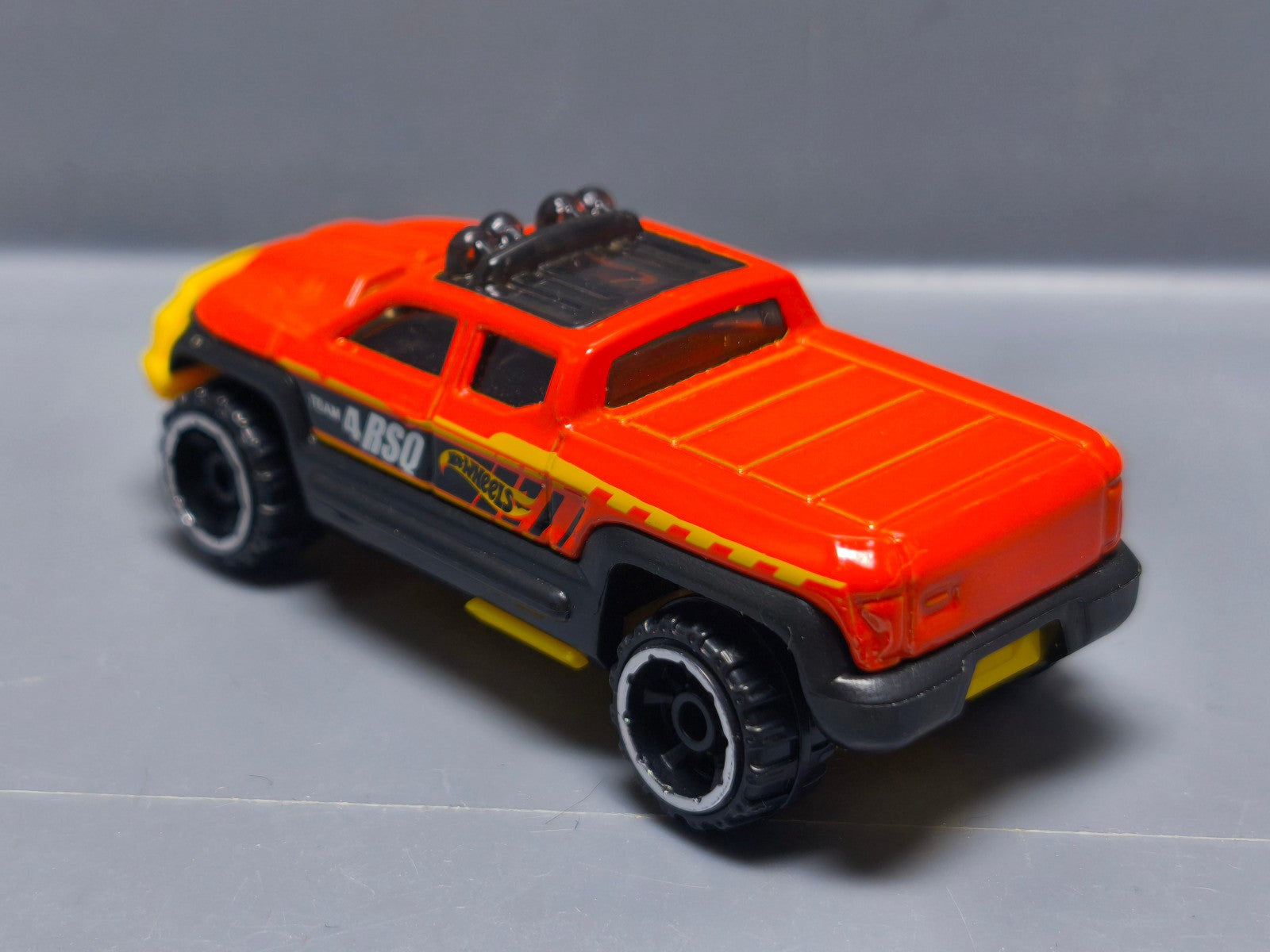 Hot Wheels Off-duty 2017-114       (A07)