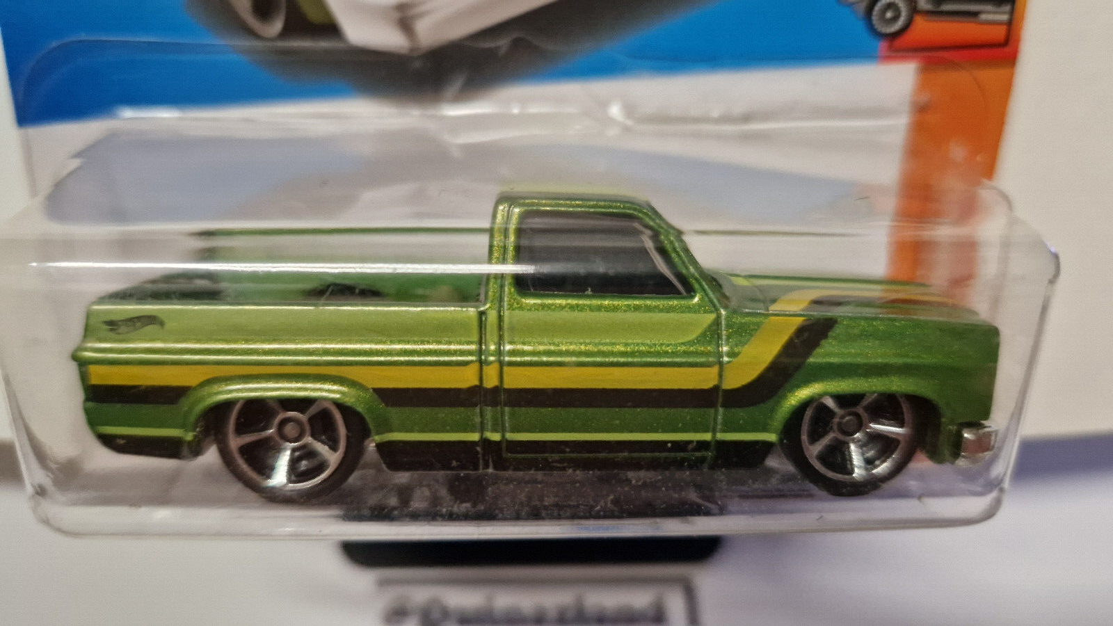 Hot Wheels 83 chevy silverado  2022-114 (NP17)