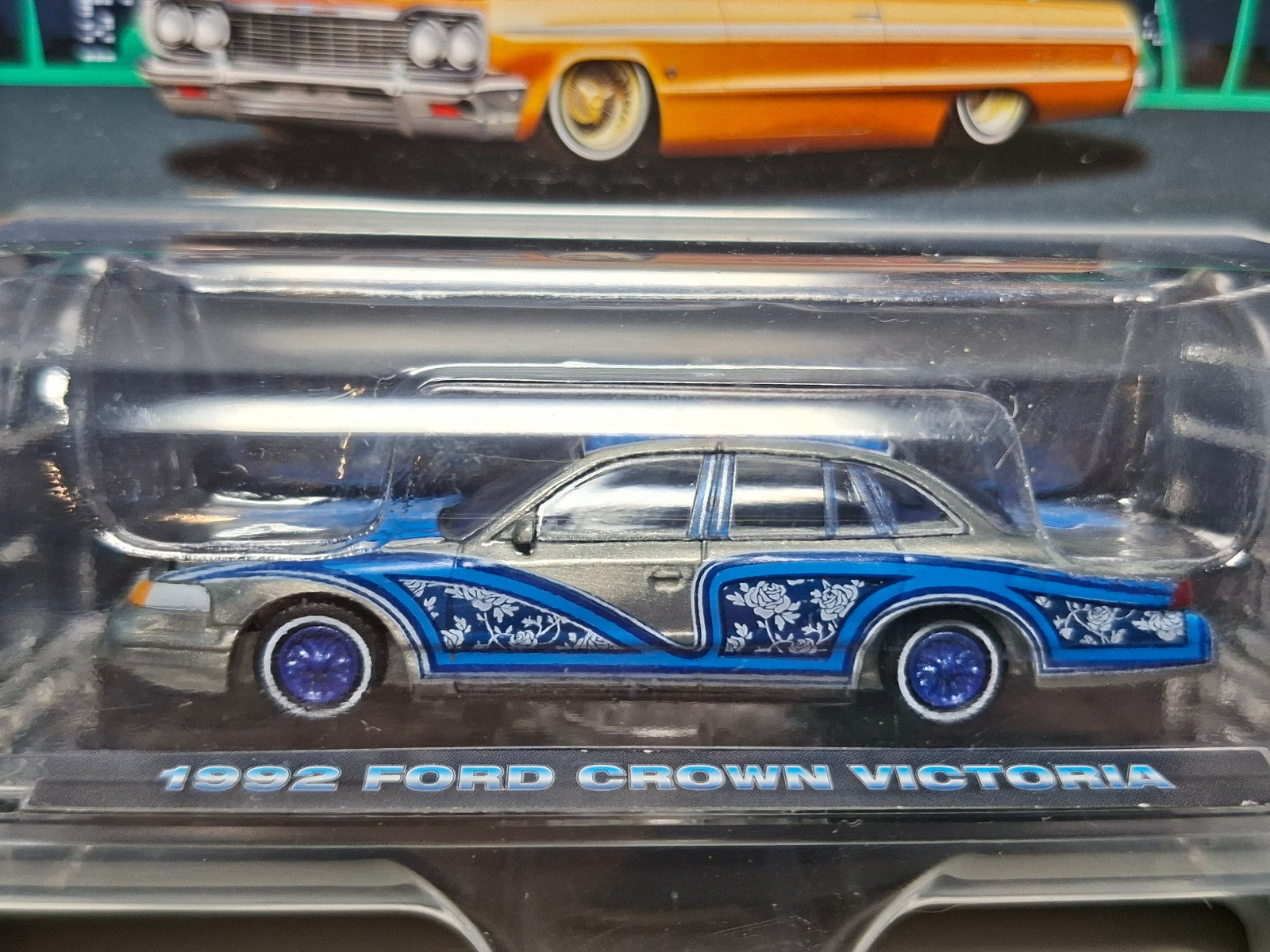 Greenlight Chase Rw 2025 California lowriders 1992 Ford crown victoria (NG83)