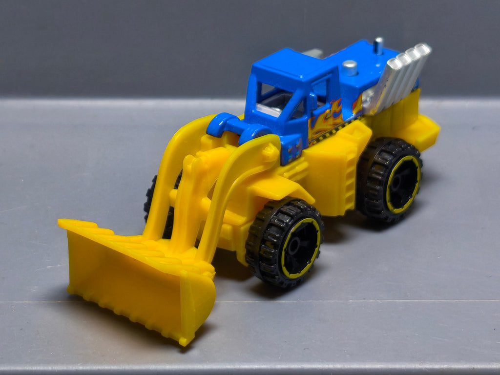 Hot Wheels 2013 mainline 044 Wheel loader (A39)