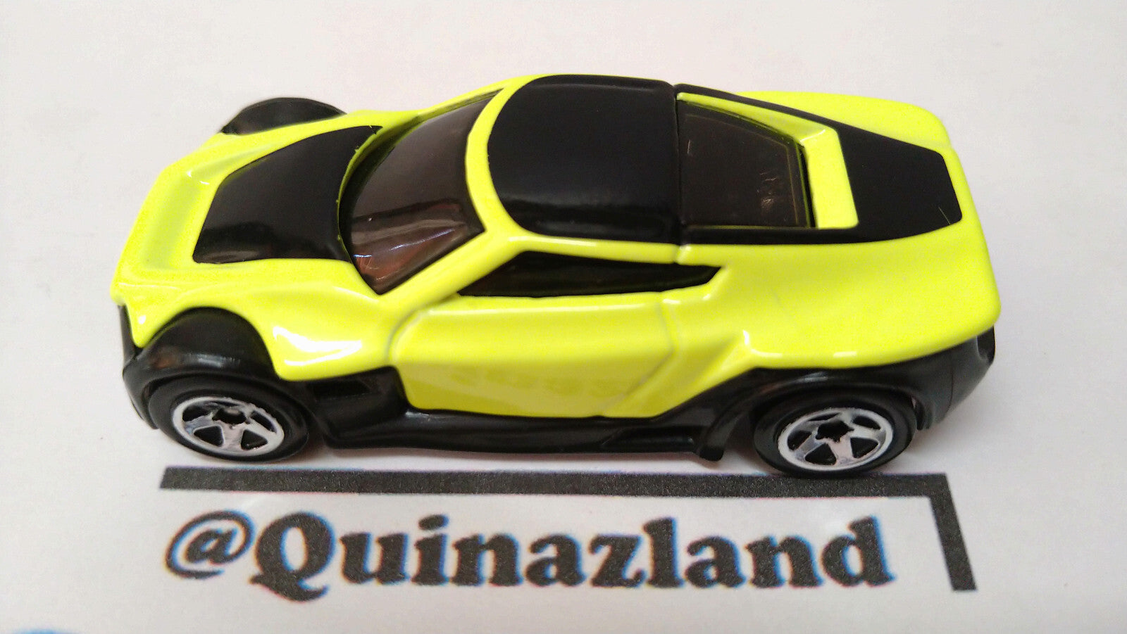 Hot Wheels Symbolic 2007 mystery car   (A35)