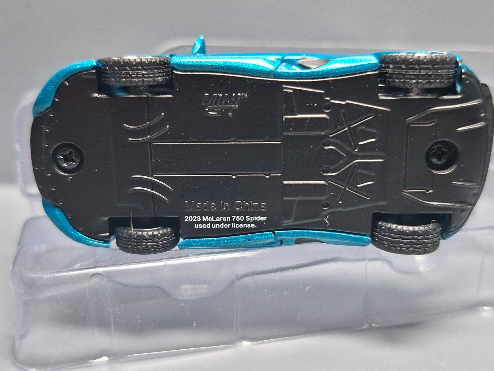 Mini GT McLaren 750S Spider Belize Blue n° 812 (CP20)