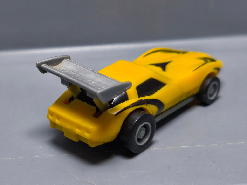 Hot Wheels 1982 Corvette Stingray Power Command Racers 1990  (A12)